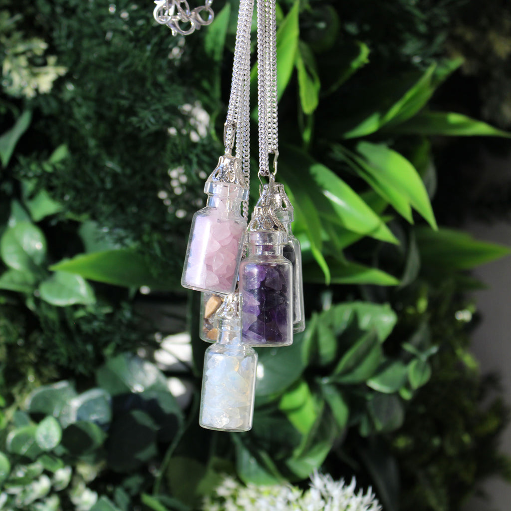💗 Collana “Amuleto di Afrodite” con Gemme di Quarzo Rosa in Boccetta